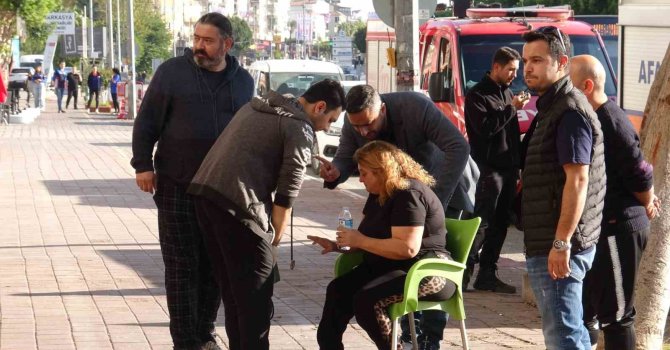 Gaz sıkışması bomba gibi patladı, 2 belediye çalışanı yaralandı