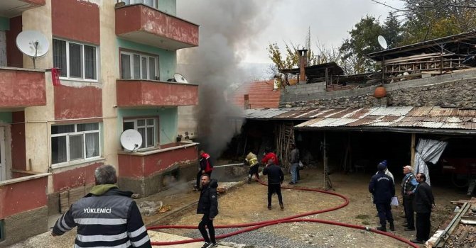 Isparta’da odunlukta çıkan yangın söndürüldü