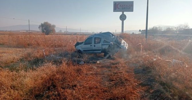 Burdur’da hafif ticari araç takla attı, 21 yaşındaki genç kız yaşamını yitirdi