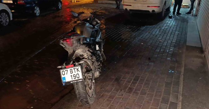 Motosiklet ile çekici çarpıştı: 1 yaralı