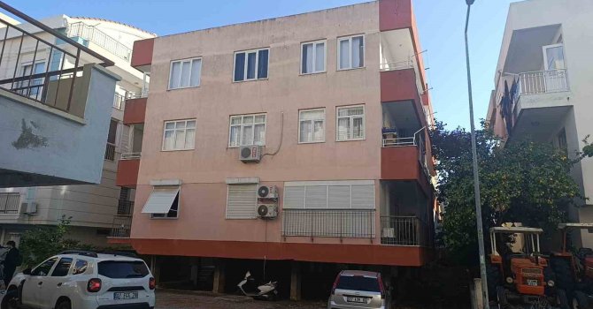 Apartman merdiveninde kalp krizi geçirip hayatını kaybetti