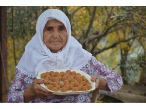 Adana’nın unutulmaya yüz tutmuş yemek ve el sanatları kültürü ortaya çıkartılıyor