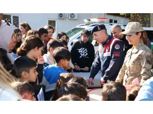 Öğrenciler, jandarmanın faaliyetleri hakkında bilgilendirildi