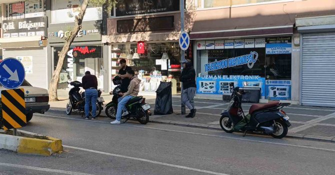 Trafiği tehlikeye düşüren gençler asayiş ekibine yakalandı