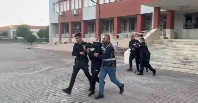 Aranan 2 hükümlü İmamoğlu polisinin takibiyle yakalandı