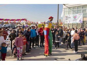 Mersin’de ’Dünya Engelliler Günü’nde özel bireylere coşkulu kutlama