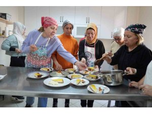 Çukurova Belediyesi’nin çikolata ve pasta yapma kursuna yoğun ilgi