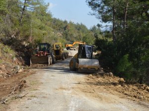 Halitağalar-Namaras-Güneycik grup yolunda stabilize çalışması