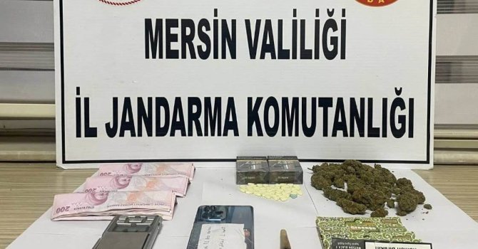 Mersin’de 5 kişi çok miktarda uyuşturucu ile yakalandı