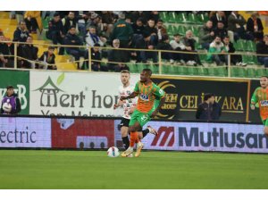 Trendyol Süper Lig: Alanyaspor: 0 - Gaziantep FK: 0 (İlk yarı)