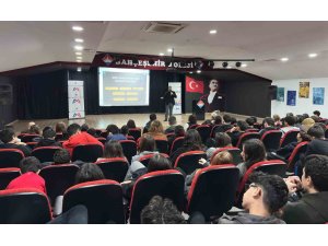 Mersin’de öğrencilere geleceğin meslekleri tanıtılıyor