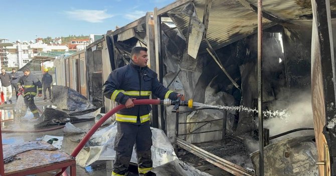 İşçilerin kaldığı prefabrik lojmanda yangın çıktı