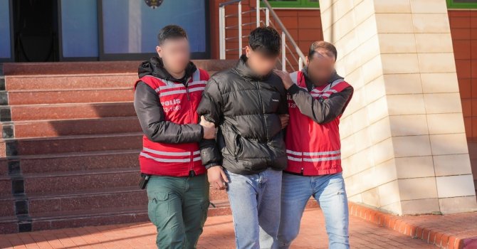 Isparta’da hırsızlık ve yaralama suçundan aranan 2 kişi yakalandı