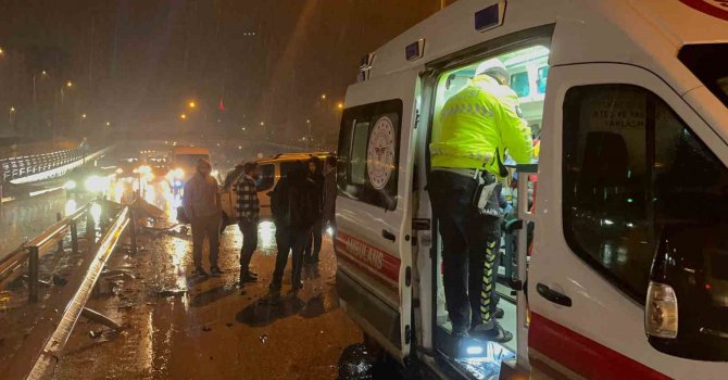 Antakya’da refüje çarpan aracın sürücüsü yaralandı