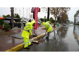 Mersin’de şiddetli yağışa karşı MESKİ ekipleri teyakkuzda