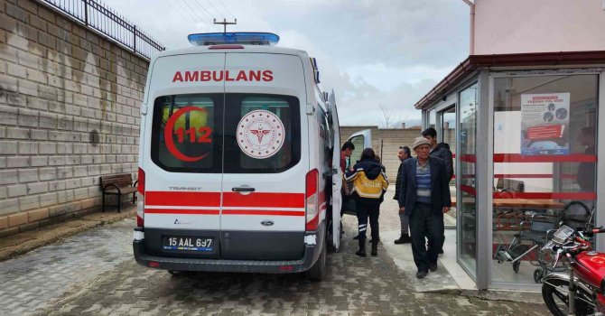 Burdur’da gıda zehirlenmesi şüphesiyle 43 öğrenci hastaneye kaldırıldı