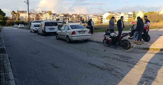 Hafif ticari araçla çarpışan motosikletin sürücüsü yaralandı