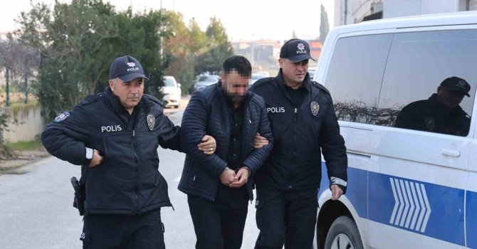 Cinsel istismar suçundan aranan hükümlü Yüreğir polisinden kaçamadı