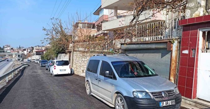 "Kafama silah dayayıp altınlarımı çaldılar" diyen kadının bilezikleri kumar oynayan oğluna verdiği ortaya çıktı