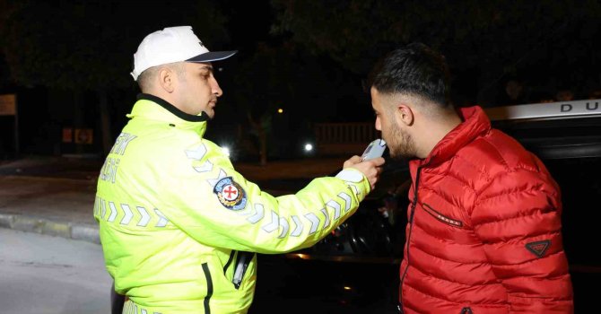 Adana’da 8 bin 372 polis ve jandarmayla "Yılbaşı Huzur ve Güven" denetimi