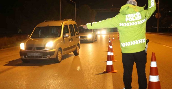 Antalya’da yılbaşı gecesi aranan 101 kişi yakalandı