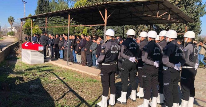 Trafik kazasında ölen polis memuru toprağa verildi