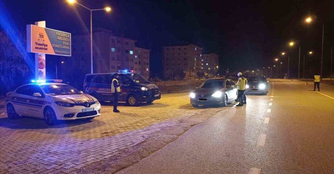 Burdur’da jandarma ekiplerinin trafik denetiminde 175 araca ceza