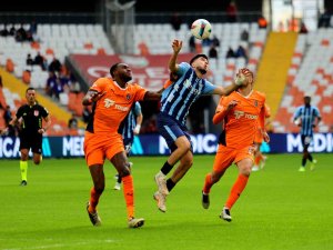 Trendyol Süper Lig: Adana Demirspor: 0 - Başakşehir: 1 (İlk yarı)