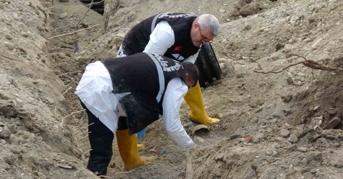 Burdur’da Öğretmenevi bahçesindeki kazıda insan kemikleri bulundu