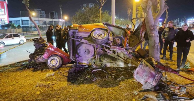 Adana’da ikiye bölünen otomobilde ölü sayısı 2’ye yükseldi