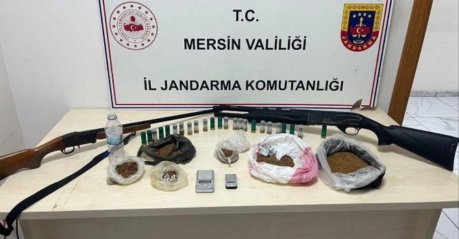 Mersin’de kaçak makaron ve uyuşturucu operasyonu: 4 gözaltı