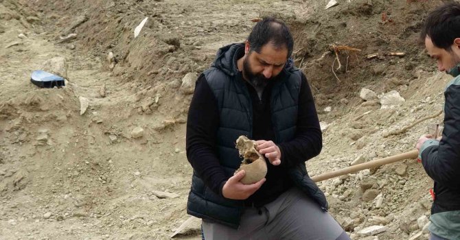 Burdur’da insan kemikleri bulunan bölgedeki saha çalışmaları tamamlandı