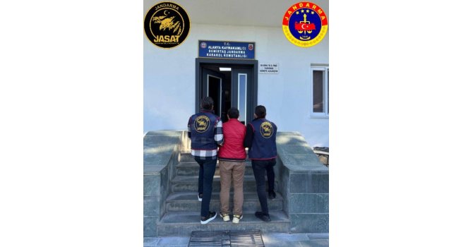 Antalya’da jandarma dedektifleri son 72 saatte 205 aranan şahsı yakaladı