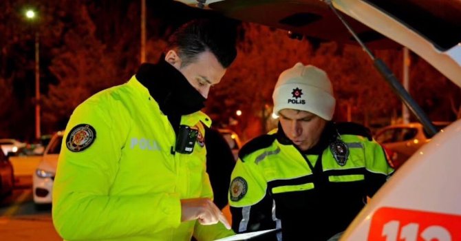 Isparta’da trafik ve asayiş denetimlerinde 6 araç trafikten men edildi