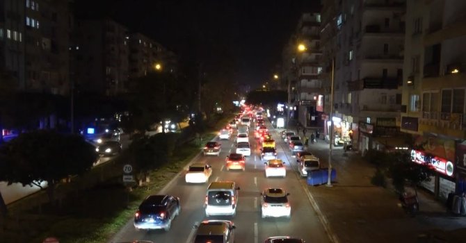 Antalya’da motosikletli polis timi ile otomobil çarpıştı: 1 polis yaralandı