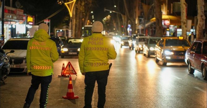 Isparta’da trafik denetimi: 24 saatte 15 araç trafikten men edildi