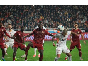 Trendyol Süper Lig: Atakaş Hatayspor: 1 - Galatasaray: 0 (İlk yarı)