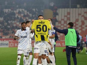 Trendyol Süper Lig: Adana Demirspor: 0 - Fenerbahçe: 4 (Maç sonucu)