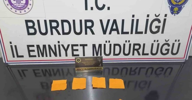 Durdurulan araçta uyuşturucu çıktı, 3 kişi tutuklandı