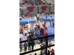 Kick boks maçında kavga ring dışına taştı: 1’i hakem 2 yaralı