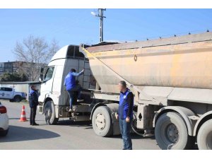 Zabıta ekipleri iş makinelerine ve ulaşım araçlarına yönelik denetimlerini sürdürüyor