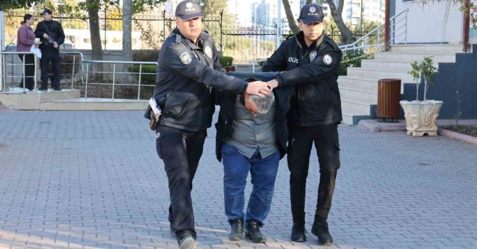 Kuyumcu soymak istedi, panik butonuyla polise yakalandı