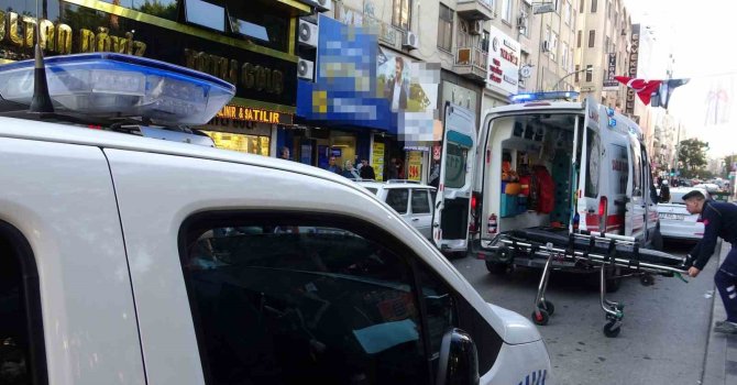 Mersin’de bıçaklı kavga: 2 yaralı