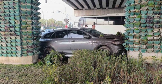 Manavgat’ta arızalı sinyalizasyon kazalara neden oldu: 1 yaralı