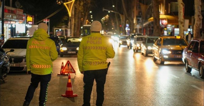 Isparta’da trafik denetimlerinde sürücülere ceza yağdı