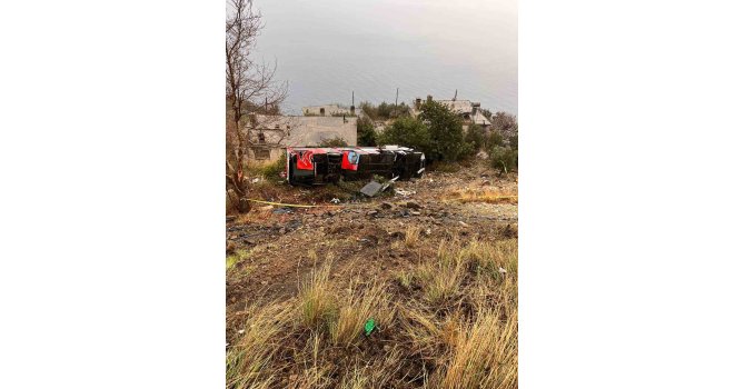 Kaza sonrası elektrik hattı onarımını yapan işçi, akıma kapılarak yaralandı