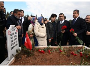 Bakan Tekin, Osmaniye’de deprem şehitliğini ziyaret etti