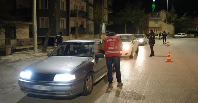 Isparta’da trafik ve narkoalan uygulamasıda 16 sürücüye ceza kesildi