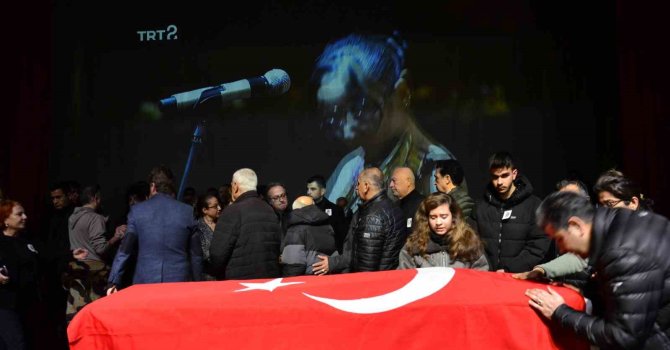 Trafik kazasında hayatını kaybeden genç keman sanatçısı için tören düzenlendi