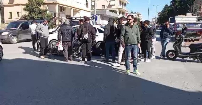 Antalya’da motosiklet ile otomobil çarpıştı: 1 ağır yaralı